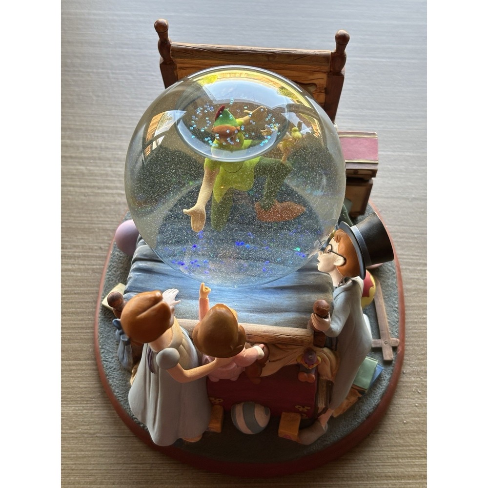 Walt Disney Peter Pan Cindy Water Globe - Picture 6 of 14